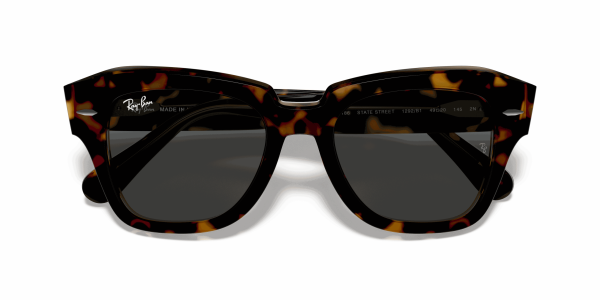 raybanstatestreet_0RB2186__1292B1__STD__shad__cfr_fd7439de-88b2-45b4-bfb1-28ac041681b5-scaled-1.png