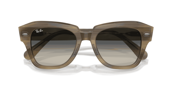 raybanstatestreet_0RB2186__140571__P21__shad__cfr_2f9e23ed-59fc-4abd-a32d-f4349f321076-scaled-1.png