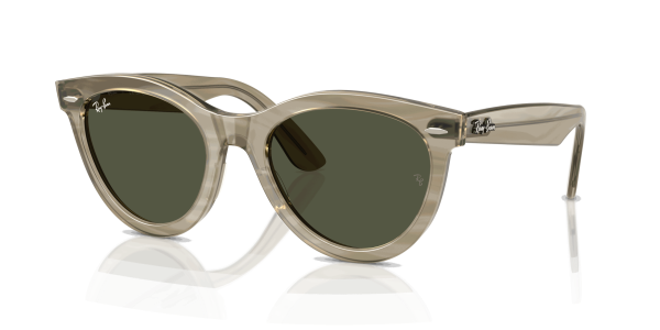 raybanwayfarerwaychangeholidaylimited_0RB2241__138731__P21__shad__qt_af70d73d-91bc-4042-a13d-0aeb42df1e61-1-scaled-1.png